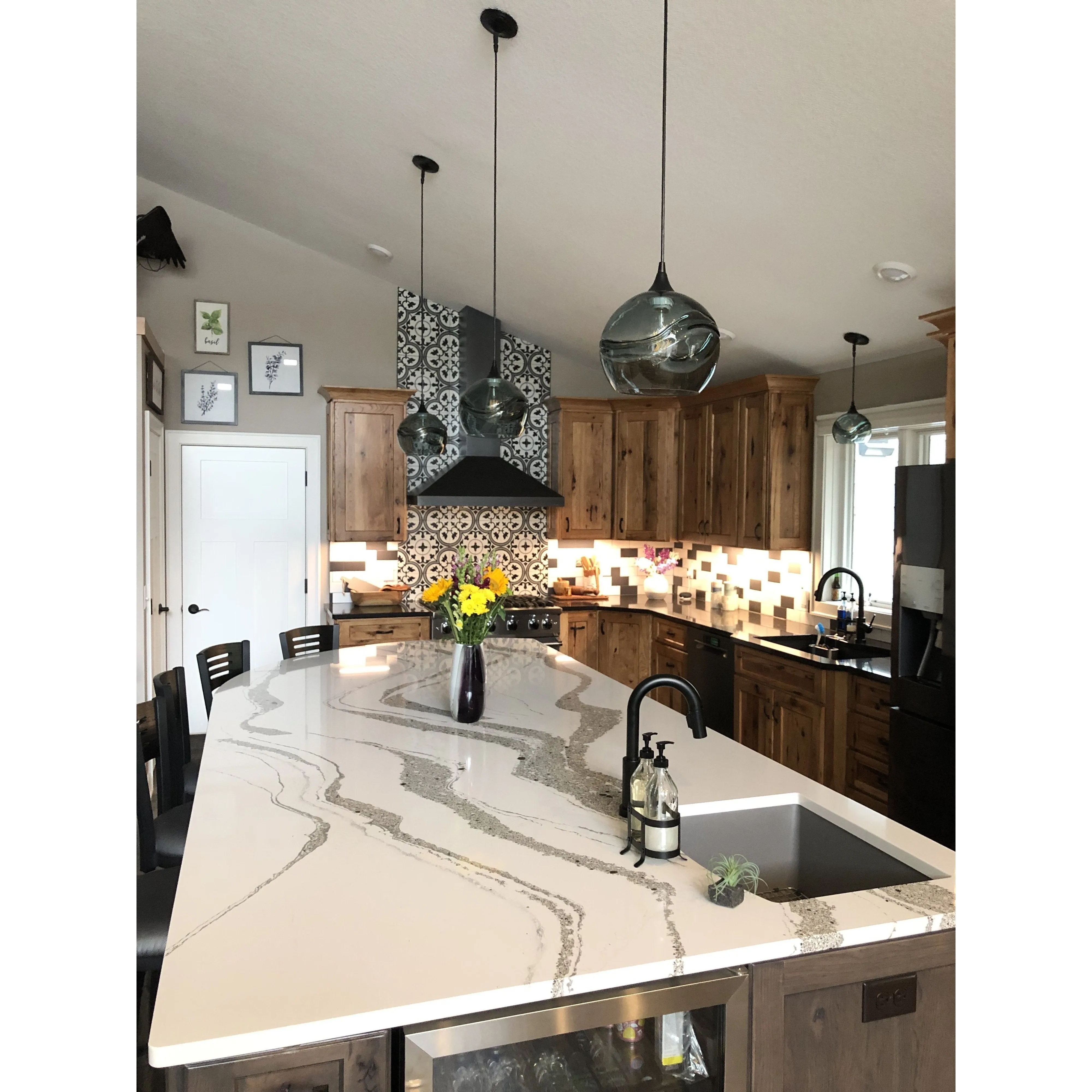768 Swell: Single Pendant Light