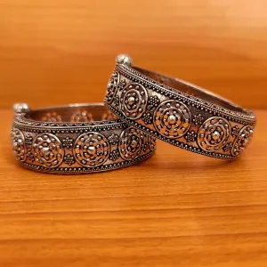 ANTIQUE GERMAN SILVER OPENABLE PAIR OF BANGLES