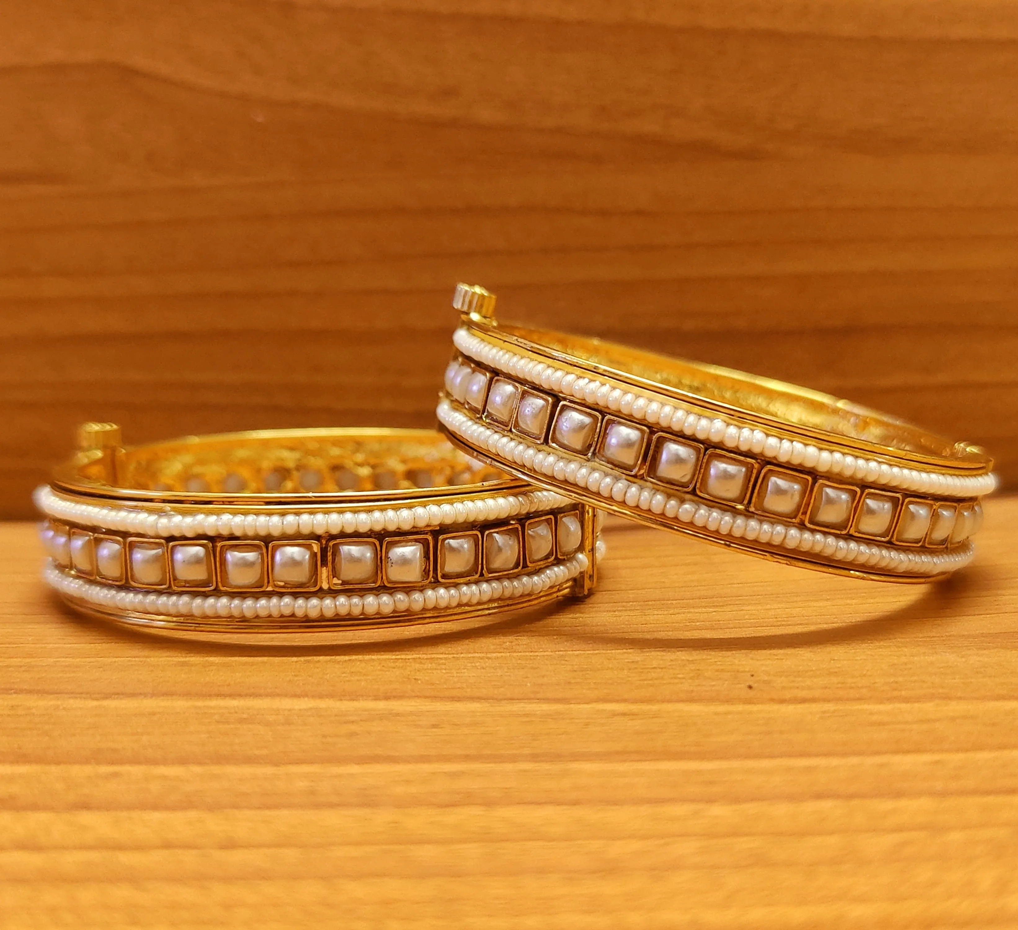 ANTIQUE GOLD LOOK PEARL OPENABLE BANGLES