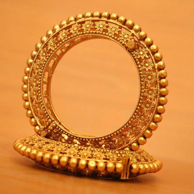 ANTIQUE MATT GOLD PLATED FLOWER LOOK PACHELI BANGLES
