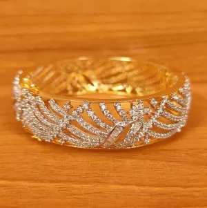 DIAMOND LOOK CZ STUDDED OPENABLE KADA