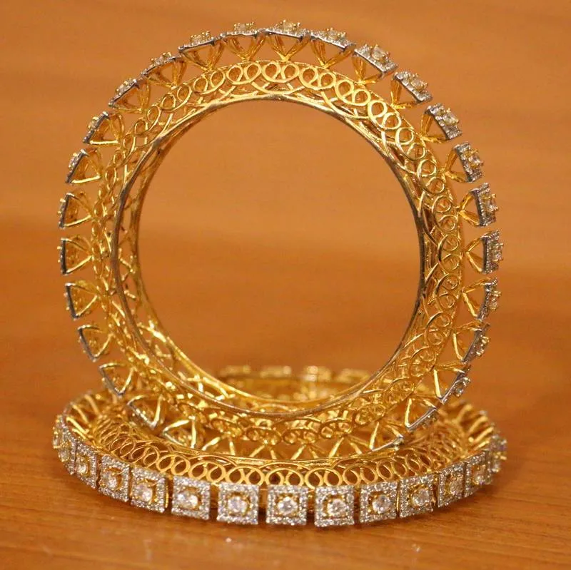 Diamond Look Gold Plated Signity Pacheli Bangles