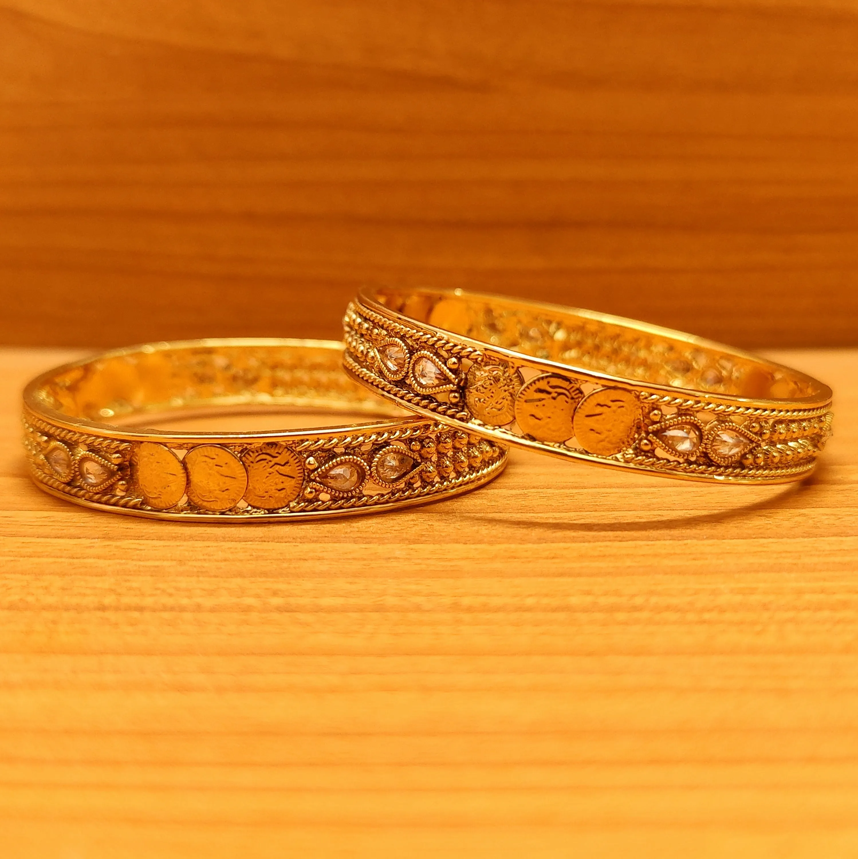 GINNI LOOK GOLD PLATED POLKI BANGLES