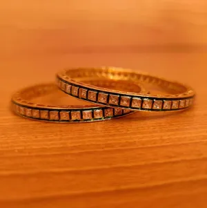 GREEN MEENAKARI POLKI STUDDED BANGLES