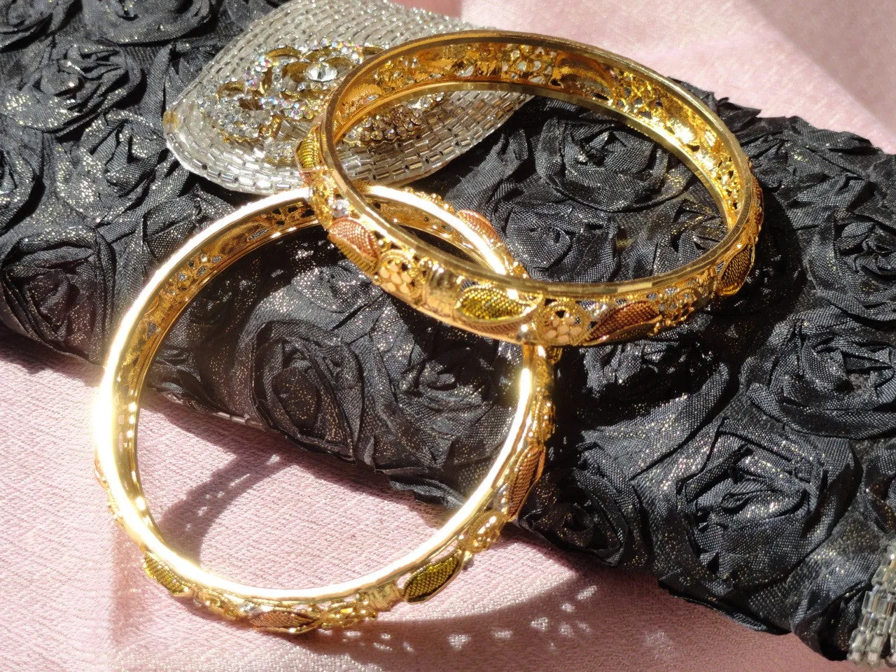 Handmade bracelet bangles gold from India, copper finish. Indian Jewelry. Ethnic Indian bangle. Filigree work bracelets. From Artikrti.