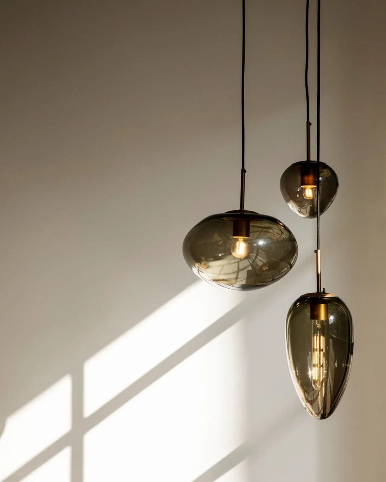 Mellow Teardrop Pendant Light | Transparent