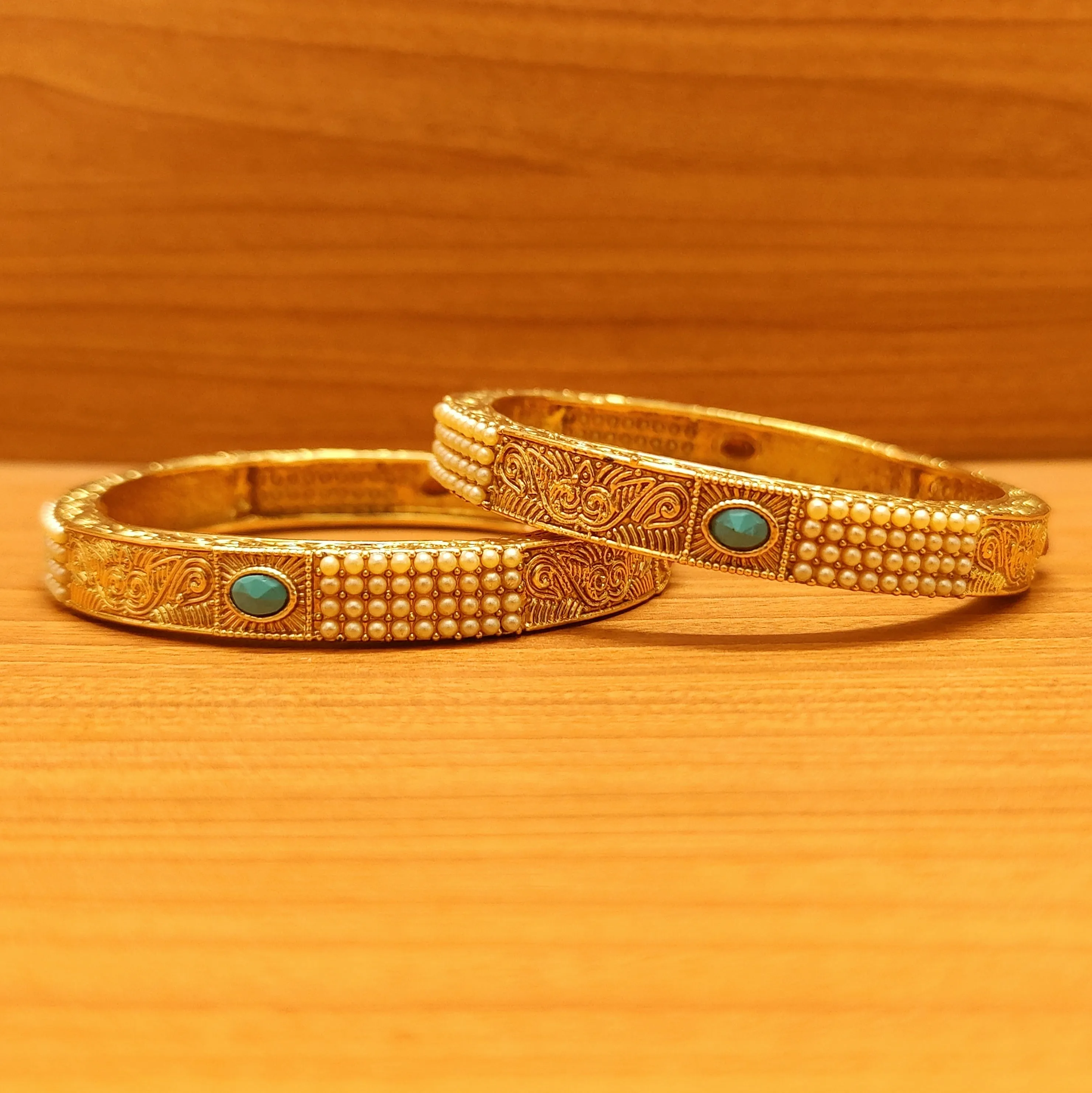 MULTICOLOUR GOLD LOOK ANTIQUE PEARL BANGLES