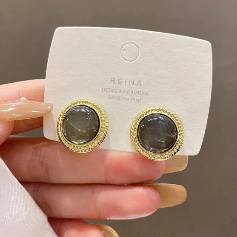 New Fashion Fresh Fine Rhinestone Stud Earrings for Women