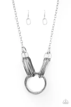 Paparazzi Lip Sync Links Silver Short Necklace - P2IN-SVXX-251XX