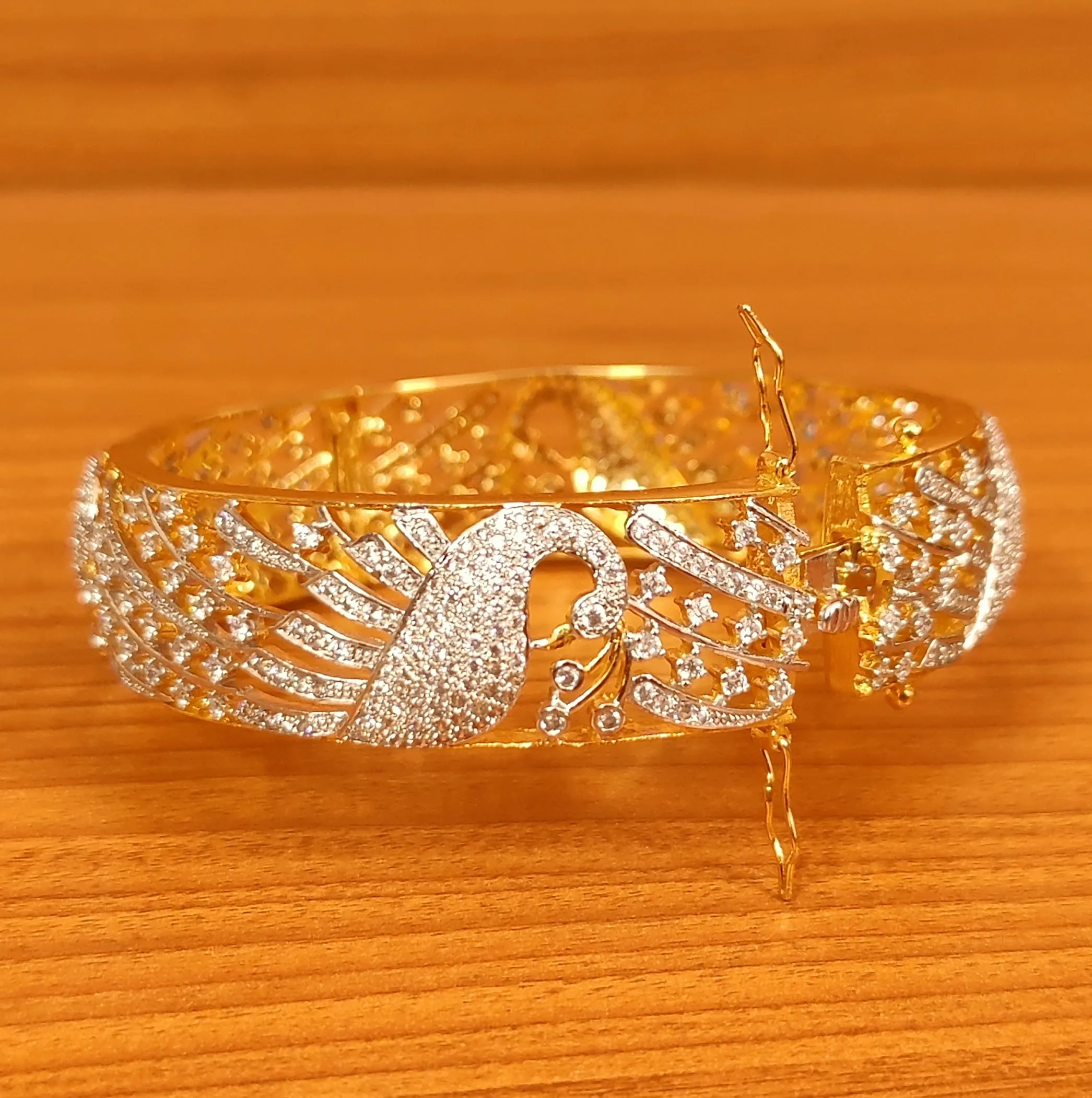 PEACOCK PATTERN CZ STUDDED DIAMOND LOOK OPENABLE KADA