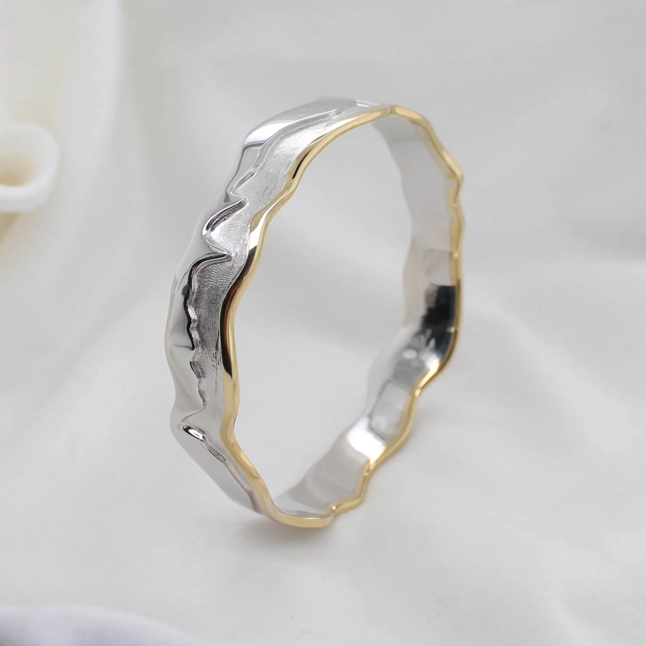 Pelsaert Bangle in Silver and Gold