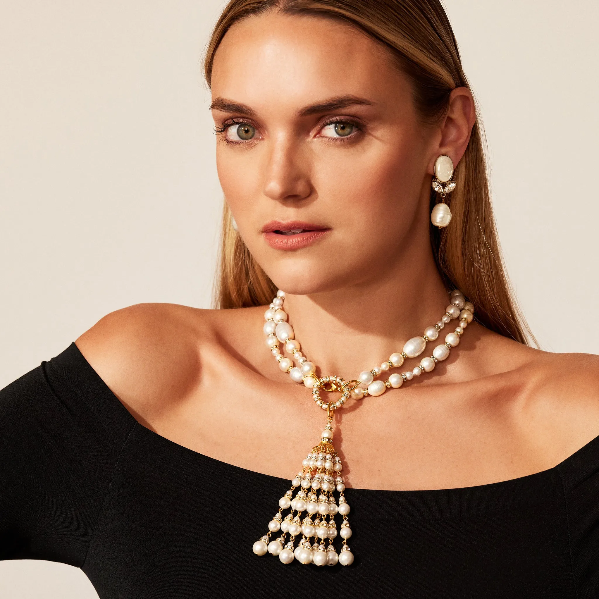 Perlustra Drop Earrings in White