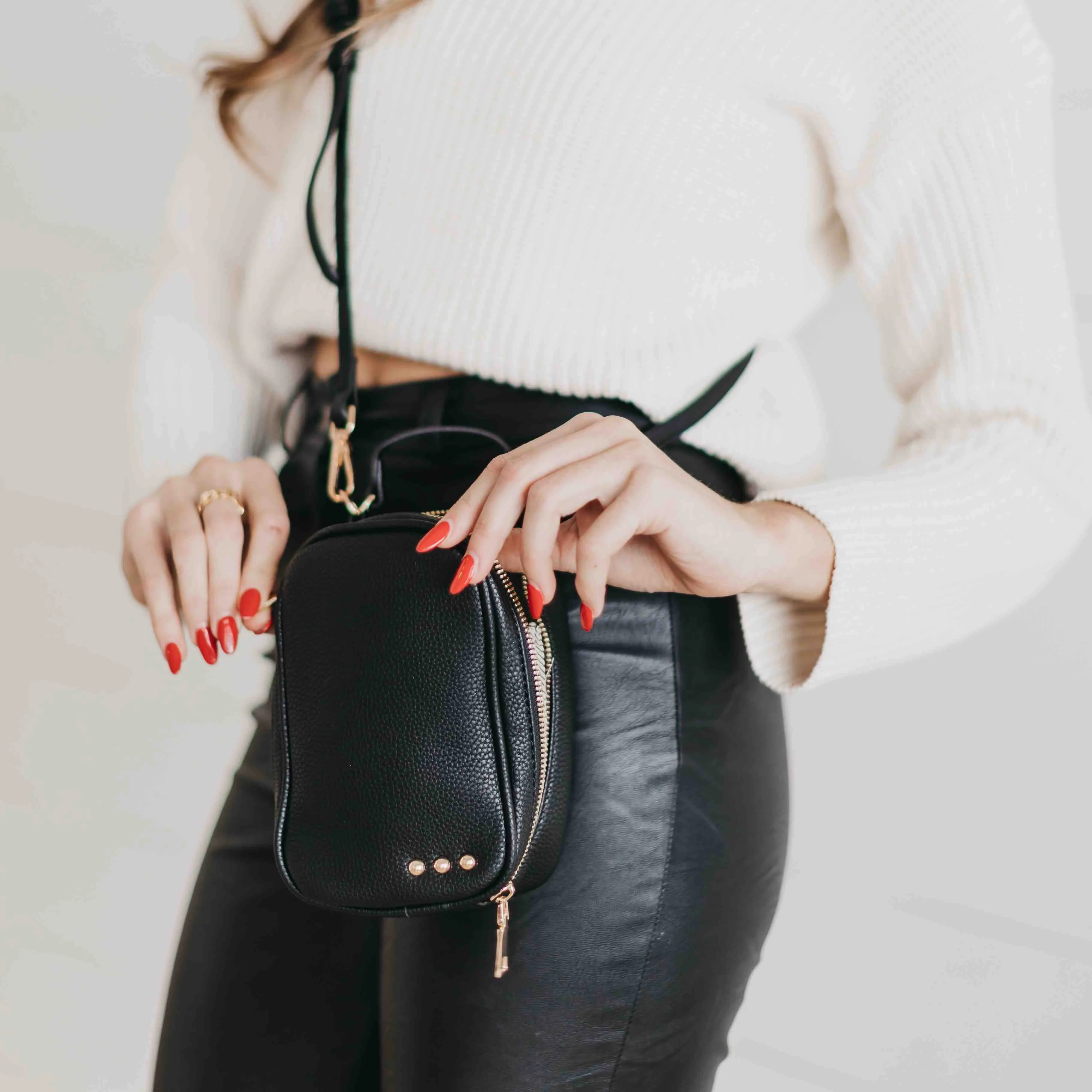 PRETTY SIMPLE Harlow Crossbody Bag