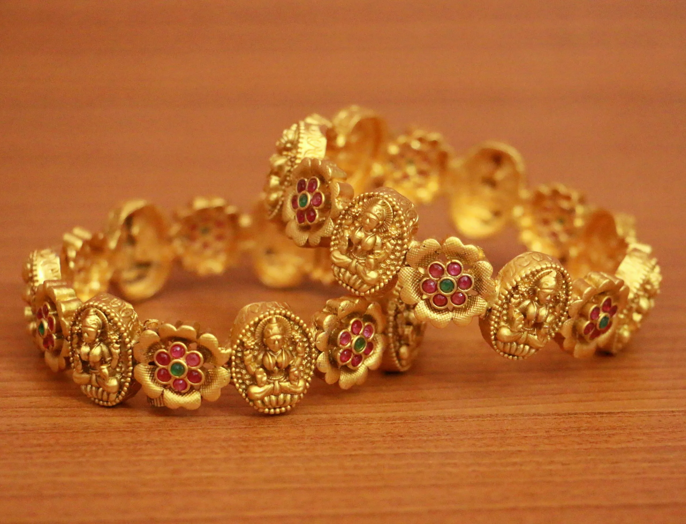 TEMPLE LOOK GOLD PLATE OPENABLE BANGLES