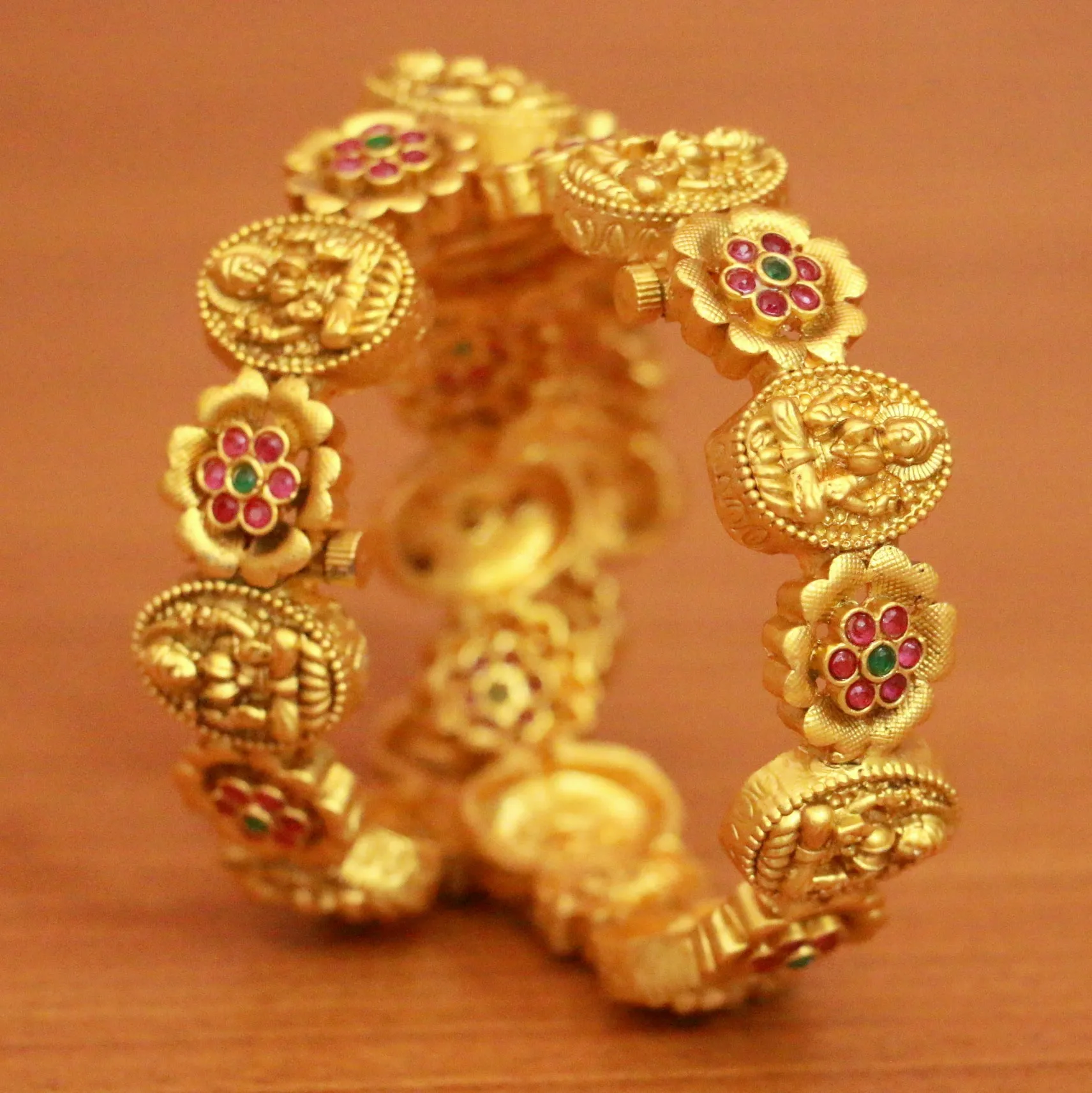 TEMPLE LOOK GOLD PLATE OPENABLE BANGLES
